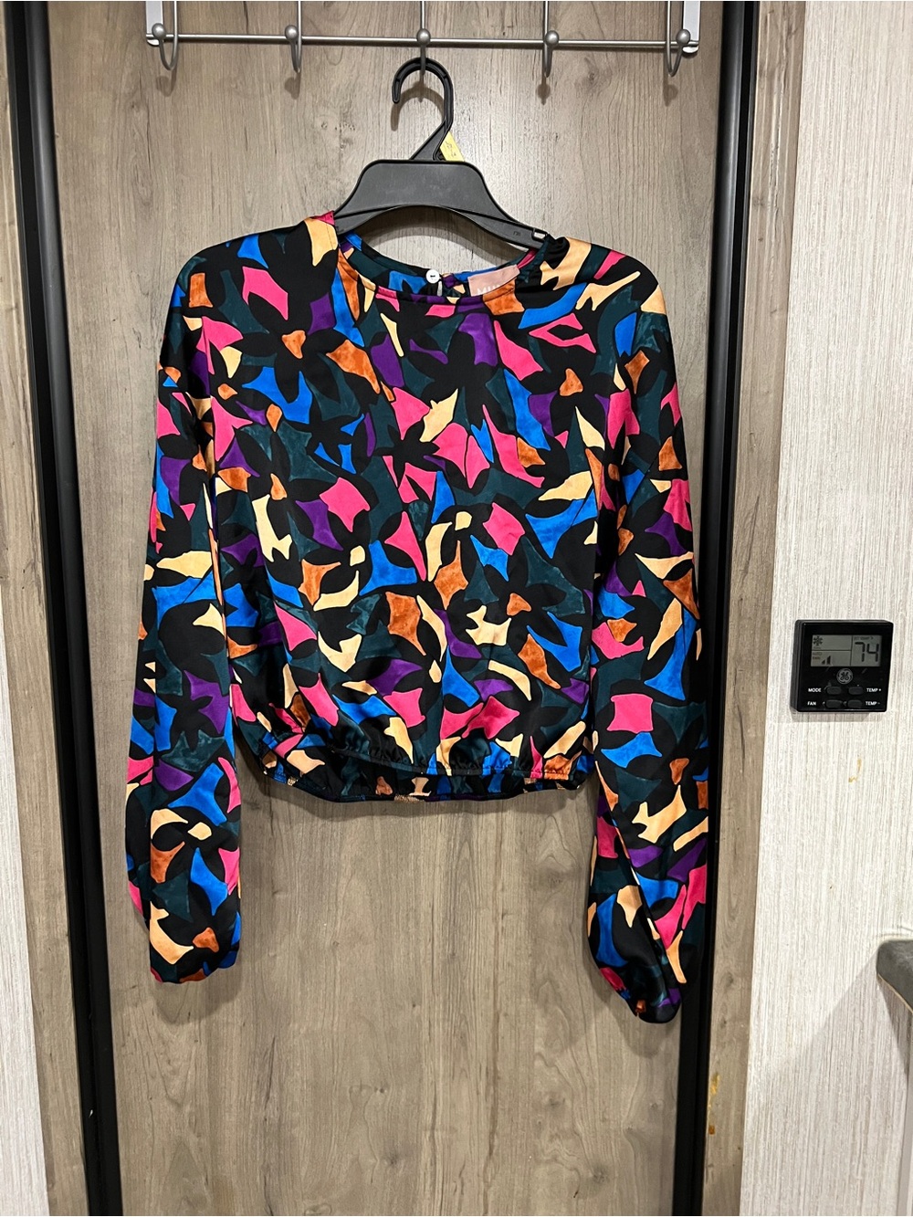 Show Me Your MuMu Black Multicolor Abstract Cropped Long Sleeve Top